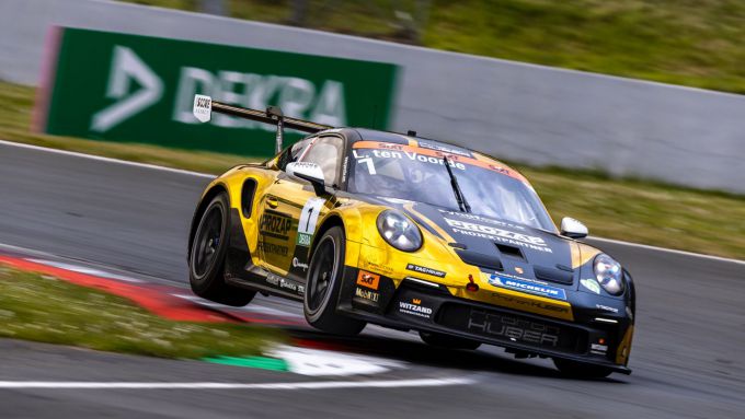 Porsche Sixt Carrera Cup Deutschland Race 3 en 4 Oschersleben Foto 4 Larry_ten_Voorde_NL_Proton_Huber_Competition_Nr1