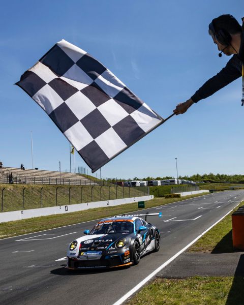 Porsche Sixt Carrera Cup Deutschland Race 3 en 4 Oschersleben Foto 8 Robert_de_Haan_NL_Team75_Bernhard