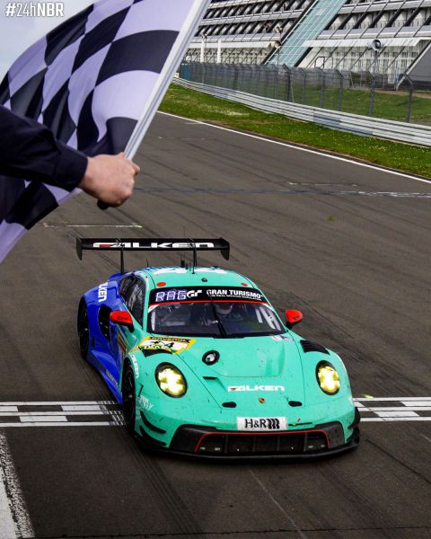 ADAC 24h Nrburgring Qualifiers zondag Falken Porsche als winnaar over de eindstreep foto 1