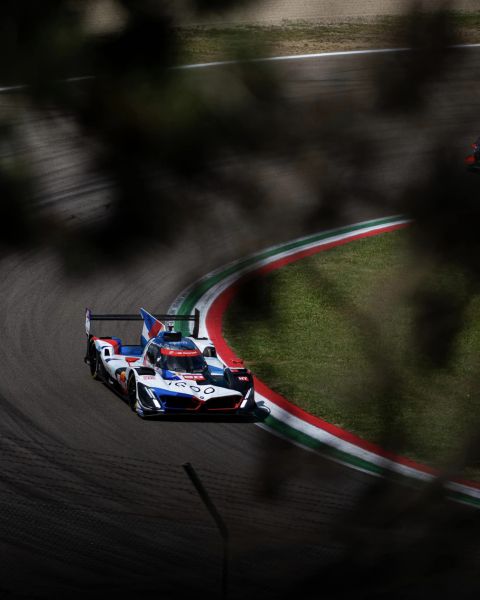 FIA_WEC_Imola_BMW_onderweg_op_Circuit_Imola Foto 9