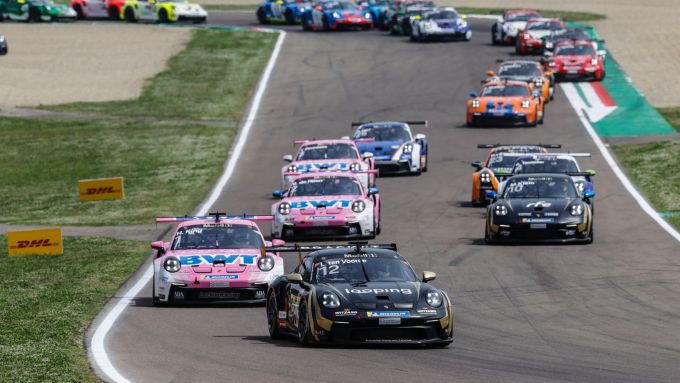 Porsche Mobil 1 Supercup in Imola volledige startveld met Larry ten Voorde voorop