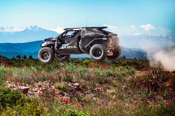 Dacia Sandrider voltooit eerste Dakar-test