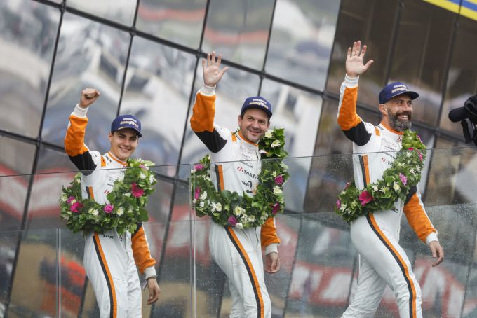 24 Uur Le Mans 2024 Richard Lietz, Morris Schuring, Yasser Shahin eerste LMGT3-klasse
