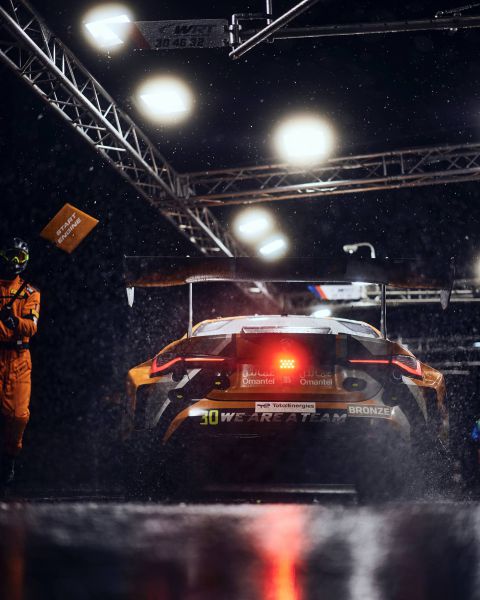 24H SPA 2024 BMW Team WRT Foto 6 Nr30 pitstop regen we are a team