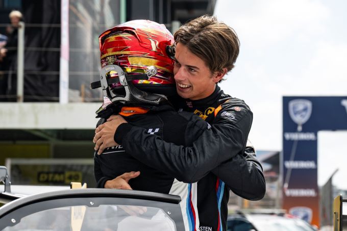 ADAC GT Masters Spa-Francorchamps winnaar FK Performance Motorsport BMW M4 GT3 Maxime Oosten Leon Köhler Foto 2