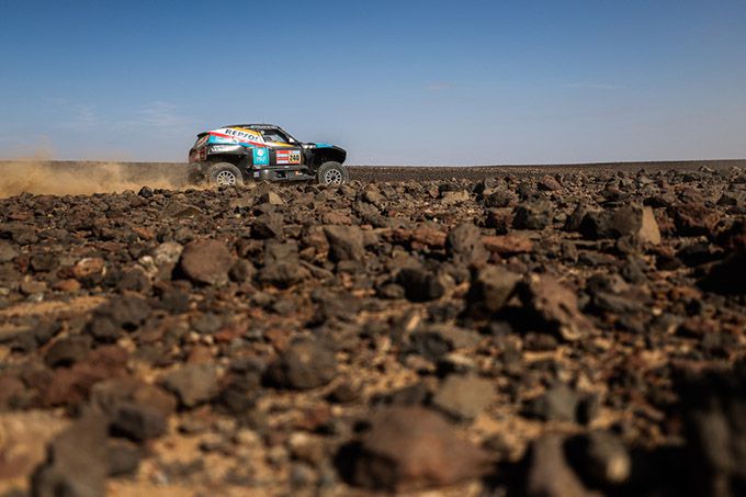 Dakar_Rally_-_Stage_6_-_Nr_240_Joao_Ferreira_-_Filipe_Palmeiro.