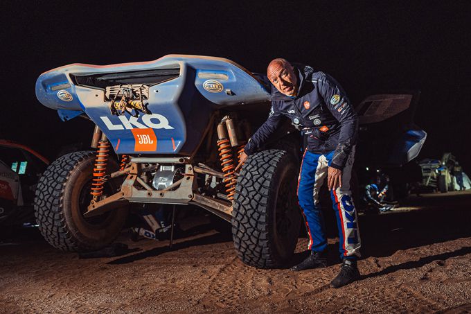 Zware stress voor Tim en Tom Coronel in eerste gedeelte 48-uurs etappe door afgebroken vering