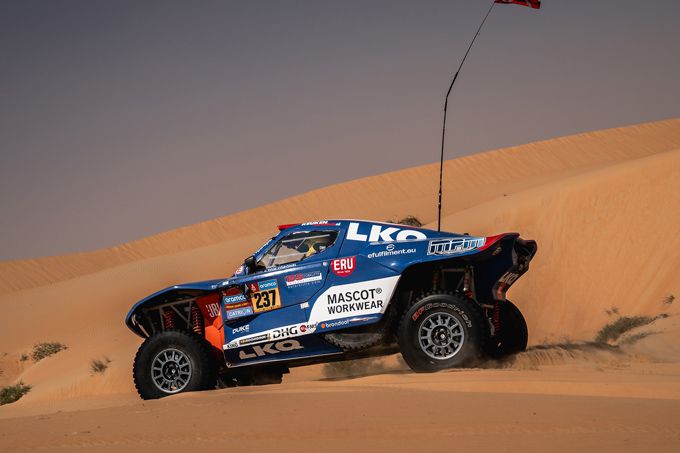 Tim en Tom doodziek van olielekkage na sterke etappe in de duinen