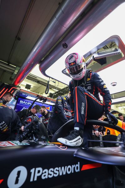 Oracle Red Bull Racing Bahrain International Circuit Max Verstappen Liam Lawson test- en filmdag RB21 Foto 17