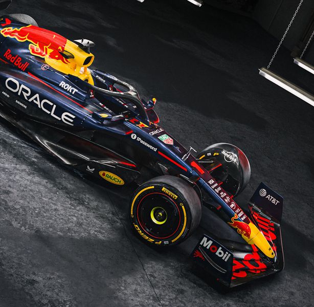 Red Bull RB-21 van Max en Liam