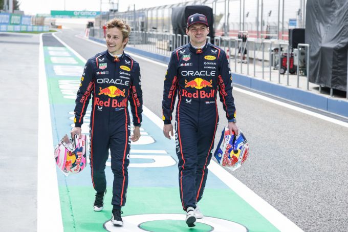 Oracle Red Bull Racing Bahrain International Circuit Max Verstappen Liam Lawson test- en filmdag RB21 Foto 2