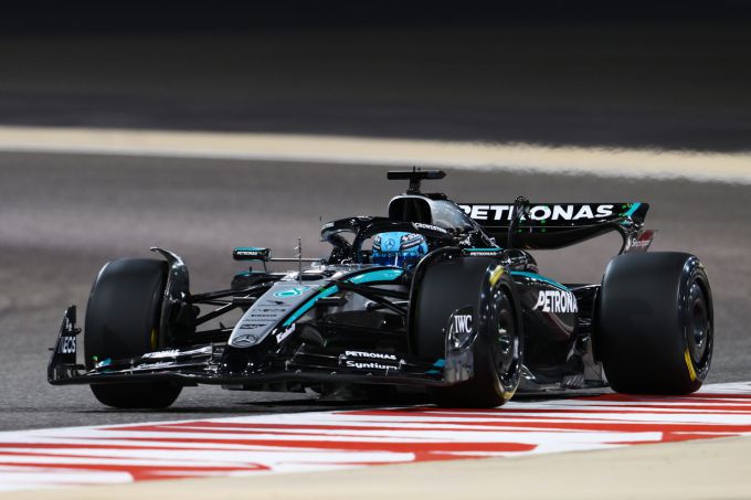 Testdag 1 Sakhir Pirelli George Russell Mercedes-AMG