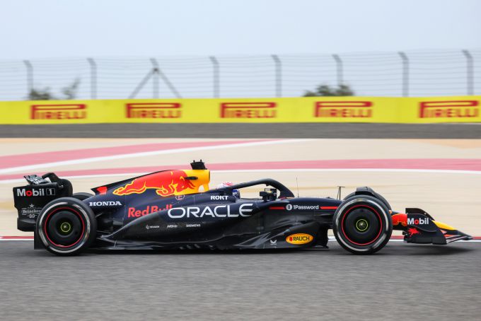 Testdag 1 Sakhir Pirelli Max Verstappen Red Bull RB21