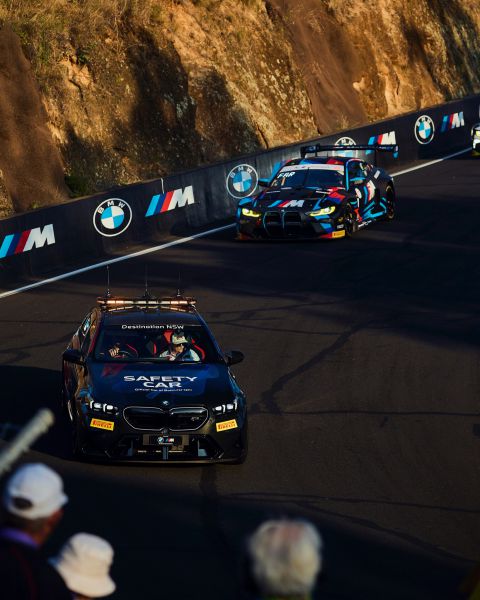 Bathurst 12H 2025 BMW en Team WRT winnaar met Sheldon en Kelvin Vander Linde Foto 4