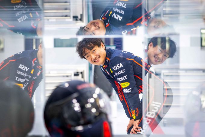 Yuki Tsunoda Max Verstappen