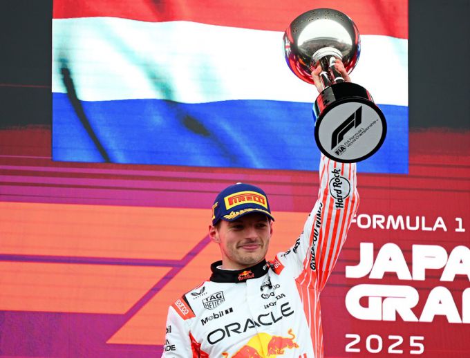 Max Verstappen winnaar GP Japan 2025 perfect afscheid Honda Foto 1