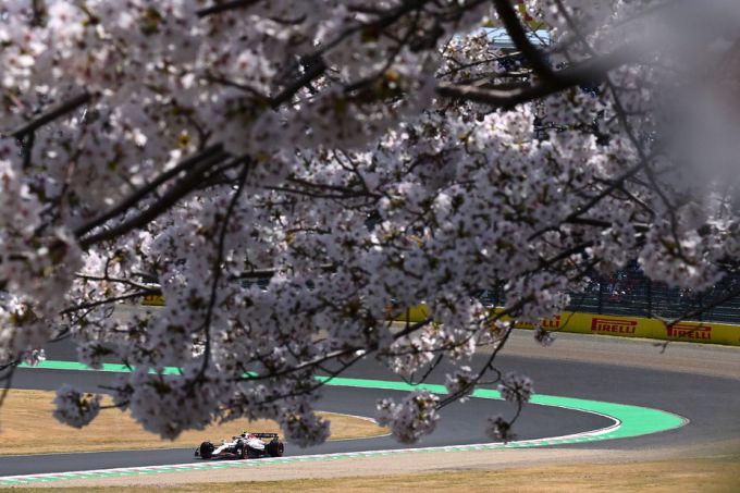 Max Verstappen Yuki Tsunoda Red Bull RB21 F1-weekend GP Japan 2025