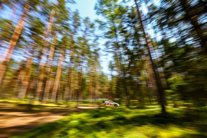 Oliver Solberg en Elliott Edmondson winnaars FIA World Rally Championship 2025 Delfi Rally Estonia - Toyota GR Yaris Rally1 Foto 11