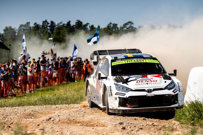 Oliver Solberg en Elliott Edmondson winnaars FIA World Rally Championship 2025 Delfi Rally Estonia - Toyota GR Yaris Rally1 Foto 14