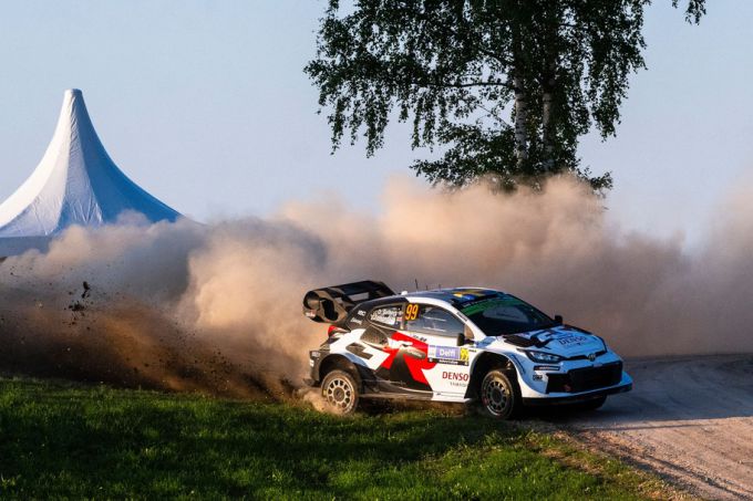 Oliver Solberg en Elliott Edmondson winnaars FIA World Rally Championship 2025 Delfi Rally Estonia - Toyota GR Yaris Rally1 Foto 6