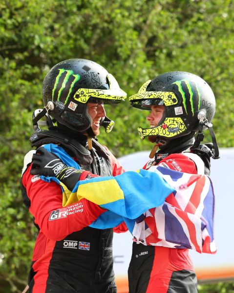 Oliver Solberg en Elliott Edmondson winnaars FIA World Rally Championship 2025 Delfi Rally Estonia - Toyota GR Yaris Rally1 Foto 7