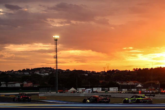 GT World Challenge powered by AWS Sprint Cup Misano sfeer