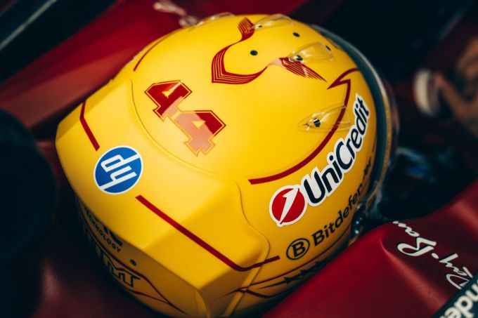 Lewis Hamilton F1 Ferrari helm nr44
