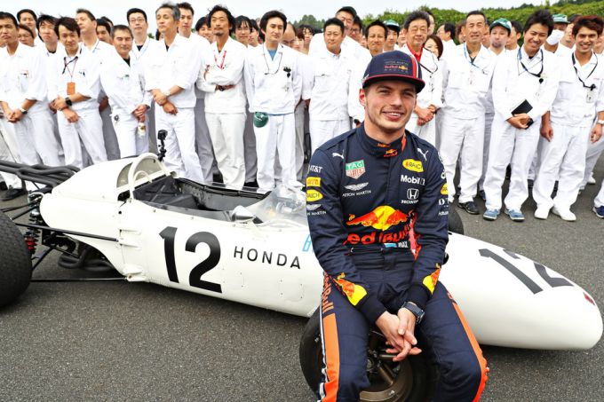 Einde samenwerking Honda en Red Bull Foto 1 Max Verstappen en Honda crew