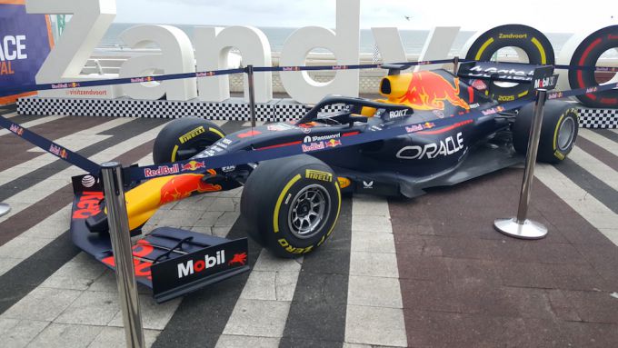 Red Bull RB14