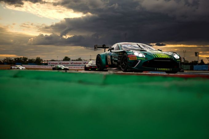 GT World Challenge Europe powered by AWS - Sprint Cup in Magny-Cours Foto 5