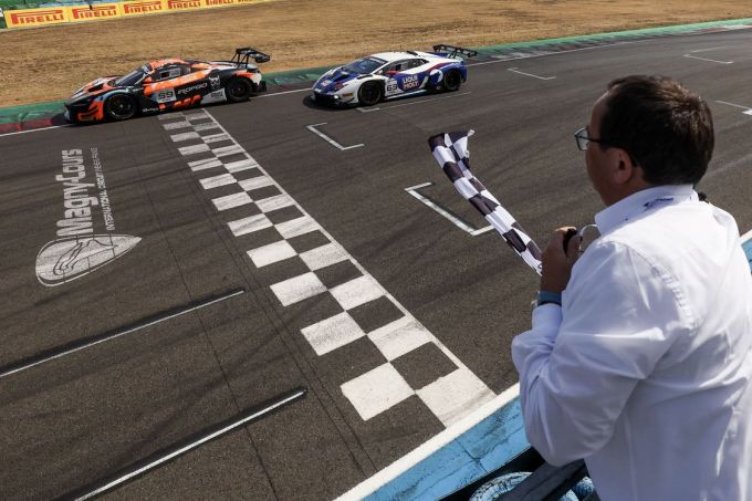 GT World Challenge Europe powered by AWS - Sprint Cup in Magny-Cours Foto 2