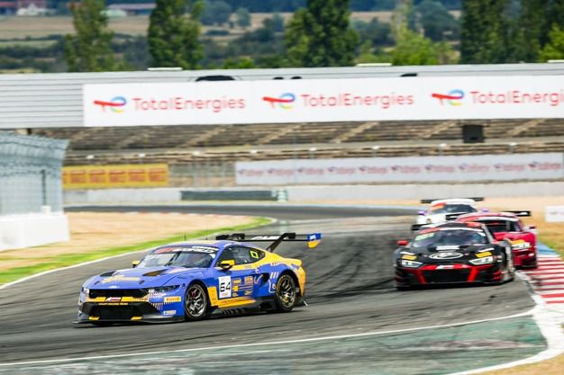 2025 GT World Challenge Europe powered by AWS - Sprint Cup in Magny-Cours Foto 4