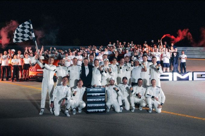 Wereldrecord en Pro-test voor Caresani bij Mercedes