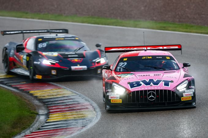 DTM Sachsenring 2025 Foto 8 Lucas Auer gevolgd door Thierry Vermeulen