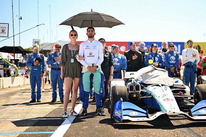 Rinus VeeKay van Kalmthout met zijn vrouw Carmen van Kalmthout op de grid #IndyCar