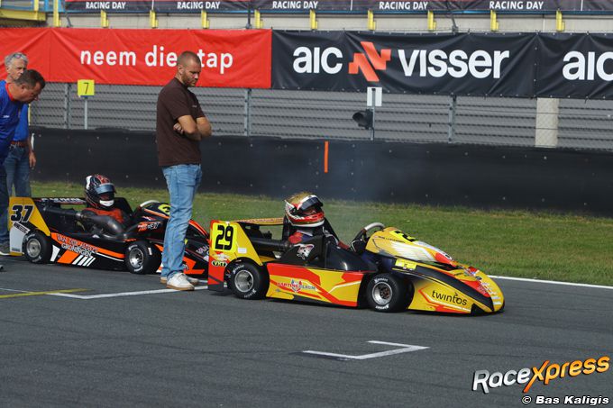 Rob Lucassen wint weddenschap vecht zich na pech van P58 naar P6 in spectaculaire Superkart-races