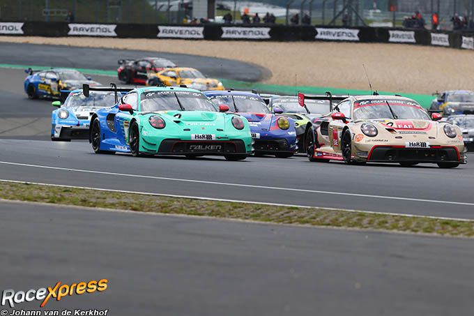 Start ADAC Nürburgring Langstrecken Serie Nordschleife Falken Motorsports