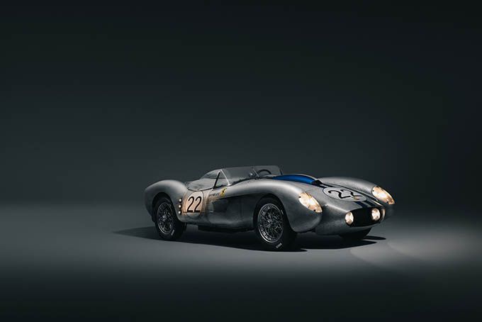 -Hedley_Studios_Lucybelle_II