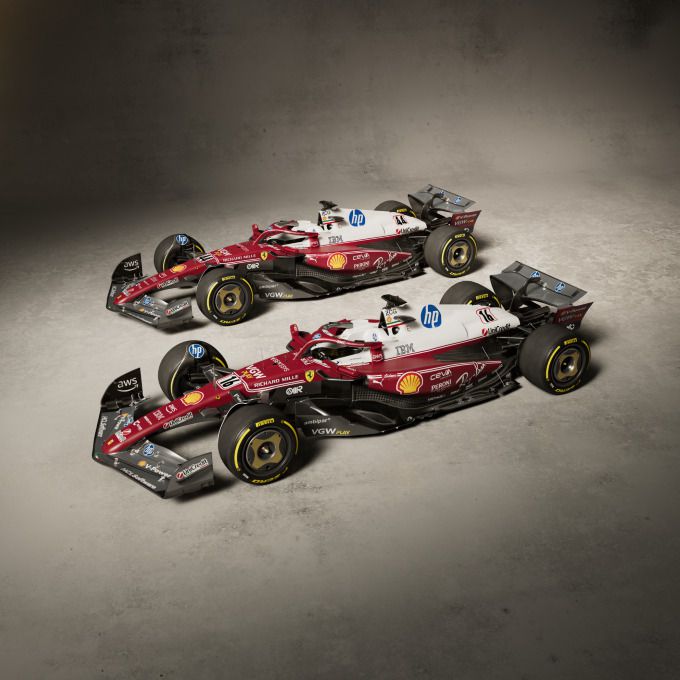 Scuderia Ferrari HP viert tijdens Grand Prix van Italië 2025 de 50e verjaardag van Niki Lauda's eerste wereldtitel Foto 1 speciale livery
