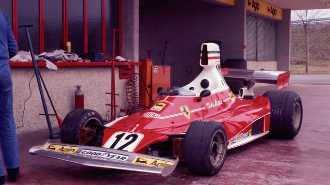 Scuderia Ferrari HP viert tijdens Grand Prix van Itali� 2025 de 50e verjaardag van Niki Lauda's eerste wereldtitel Foto 4