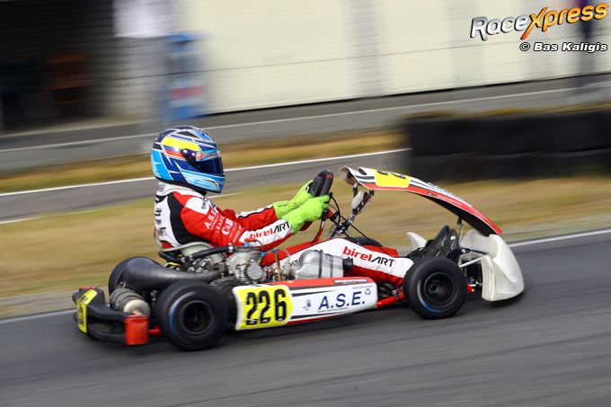 Karttopper Giovanni Witteveen meldt zich vooraan in KZ2 met klinkende zege