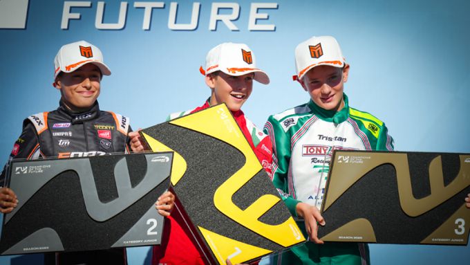 Brit Noah Baglin een dubbele overwinning in OK-Junior hij won de Finale én pakte de titel in de serie