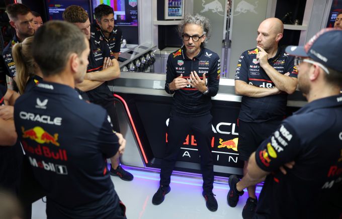 Laurent Mekies en crew F1 Red Bull