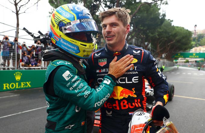 Max_Verstappen_en_Fernando_Alonso