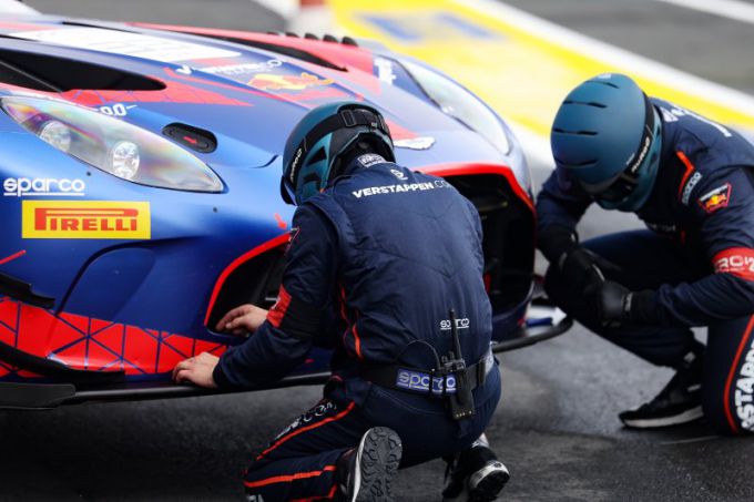 GT World Challenge powered by AWS Nrburgring 2025 Foto 12