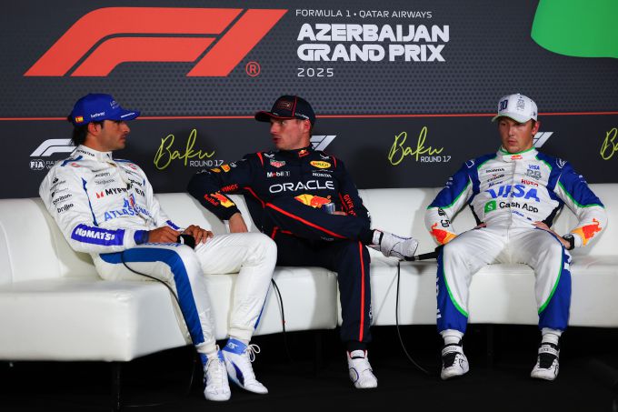 Liam Lawson Baku max Verstappen