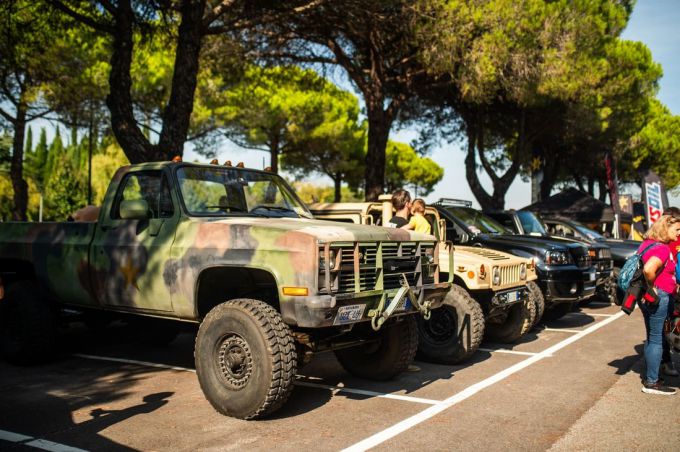 Italian Bike Week 2025 - US CAR ON THE BEACH - Lignano Sabbiadoro Udine Itali bron foto: terredimoto @ newsbooster Foto 5