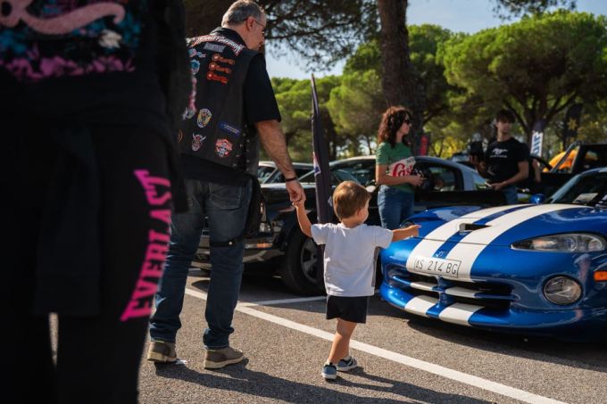 Italian Bike Week 2025 - US CAR ON THE BEACH - Lignano Sabbiadoro Udine Itali bron foto: terredimoto @ newsbooster Foto 10
