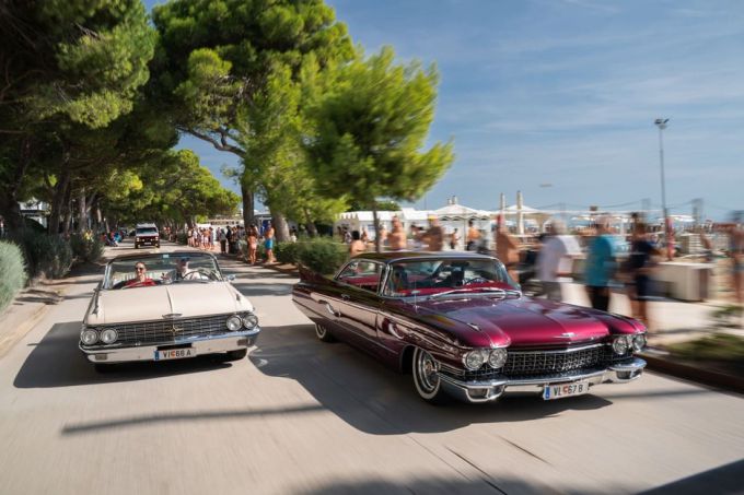 Italian Bike Week 2025 - US CAR ON THE BEACH - Lignano Sabbiadoro Udine Itali bron foto: terredimoto @ newsbooster Foto 11