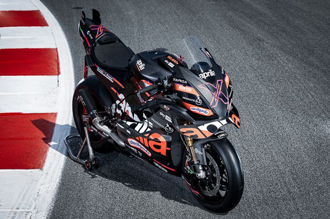Aprilia Racing presenteert de RSV4 X-GP